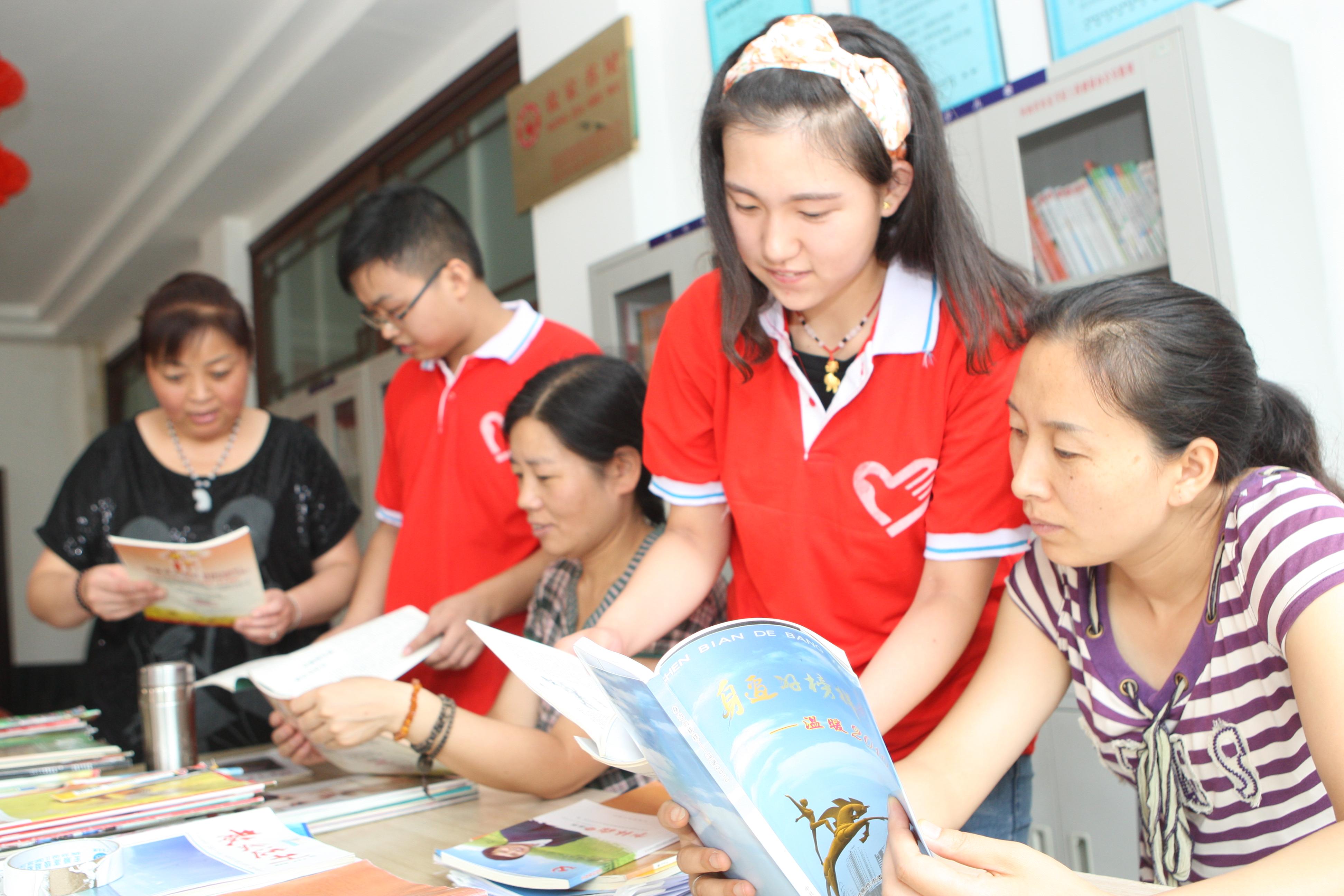 图片新闻:焦作市大学生暑期到社区实践_通讯员